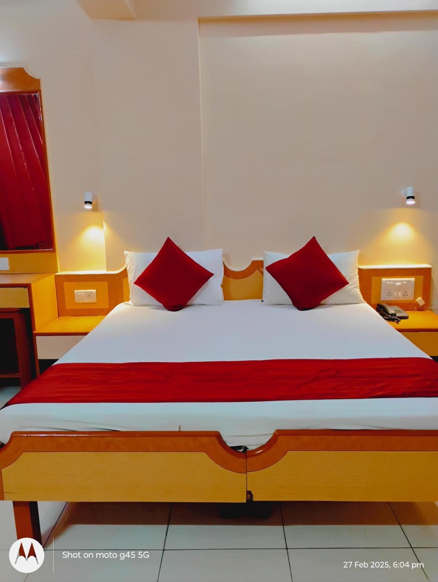 Saigal Guest House Mumbai Exteriör bild
