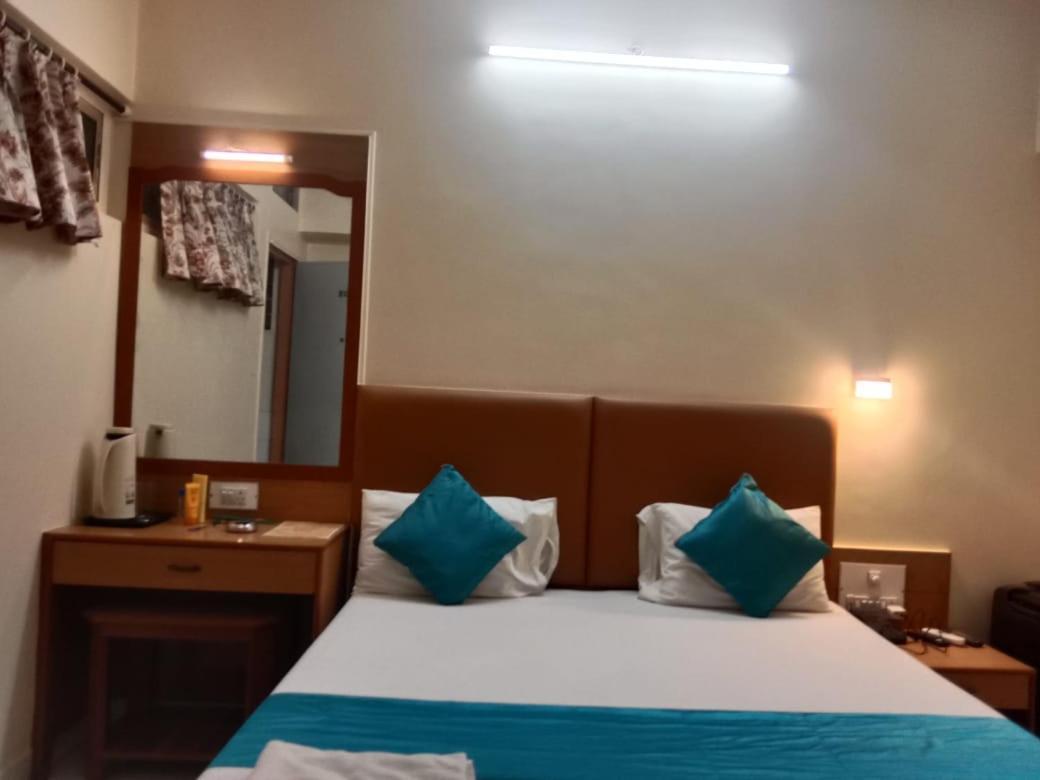 Saigal Guest House Mumbai Exteriör bild